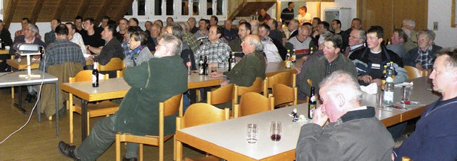 Viele FBG-Mitglieder kamen ins Neuenweger Feuerwehrhaus.   | Foto: trinler