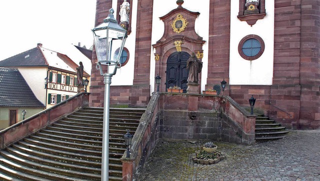 Die Treppe der Stadtkirche  Sankt Bart...er Pfarrgemeinderat nun Treppenpaten.   | Foto: Herbert Birkle