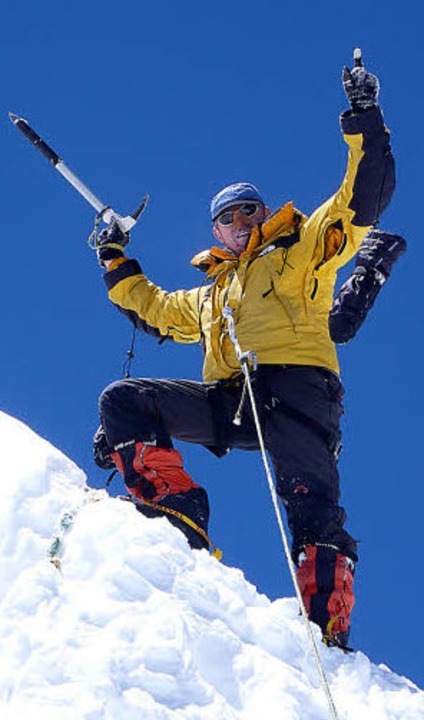 Richard Stihler im Jahr 2007 auf dem Gipfel des 8163 Meter hohen Manaslu.   | Foto: Privat