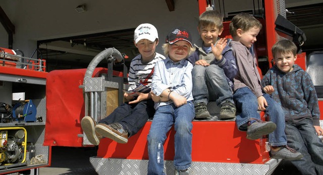 Die kleinen Jungs  wollen Feuerwehrman... Feuerwehr Schnau wrde sich freuen.   | Foto: Verena Wehrle