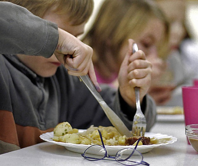 Gesundes Essen fr Kinder begrt der ...huss gehen die Meinungen auseinander.   | Foto: DDP