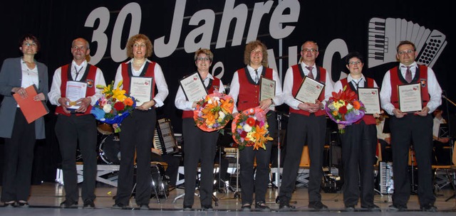 Ehrungen fr verdiente Akkordeonspiele... Vitt, Susanne Brule, Mathias Fischer.  | Foto: Roland Vitt