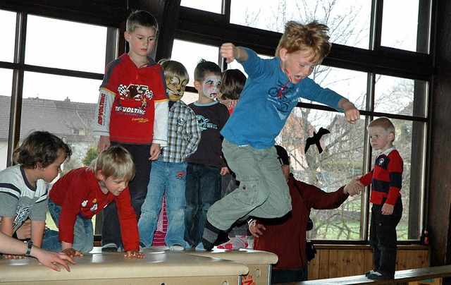 Auf der Bewegungsbaustelle machte so mancher groe Sprnge.  | Foto: Christiane Sahli