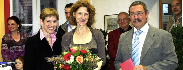 Dienstjubilum: Landrtin Marion Damma...ich Gempp gratulierten Daniela Meier.   | Foto: Cremer