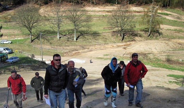 Aufmarsch: Allen voran marschierte DMS...neue Rennstrecke in Schweighausen ab.   | Foto: r. fischer