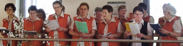 Das Lied vom &#8222;Sudtsch&#8220; (... Chor der Landfrauen  im  Brgerhaus.   | Foto: Reinhard Herbrig