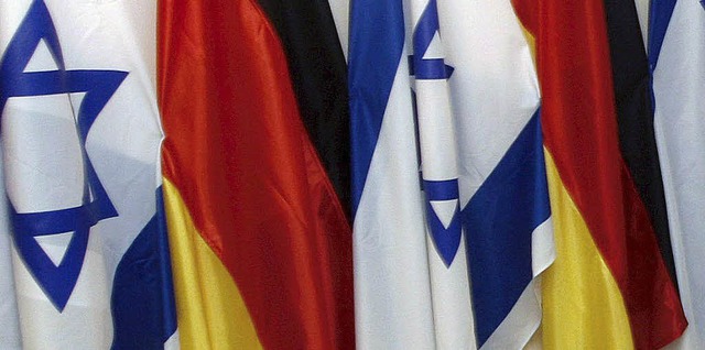 Zwei Bcher, ein kontroverses Thema: die Deutschen und die Israel-Frage  | Foto: dpa/Marco Limberg