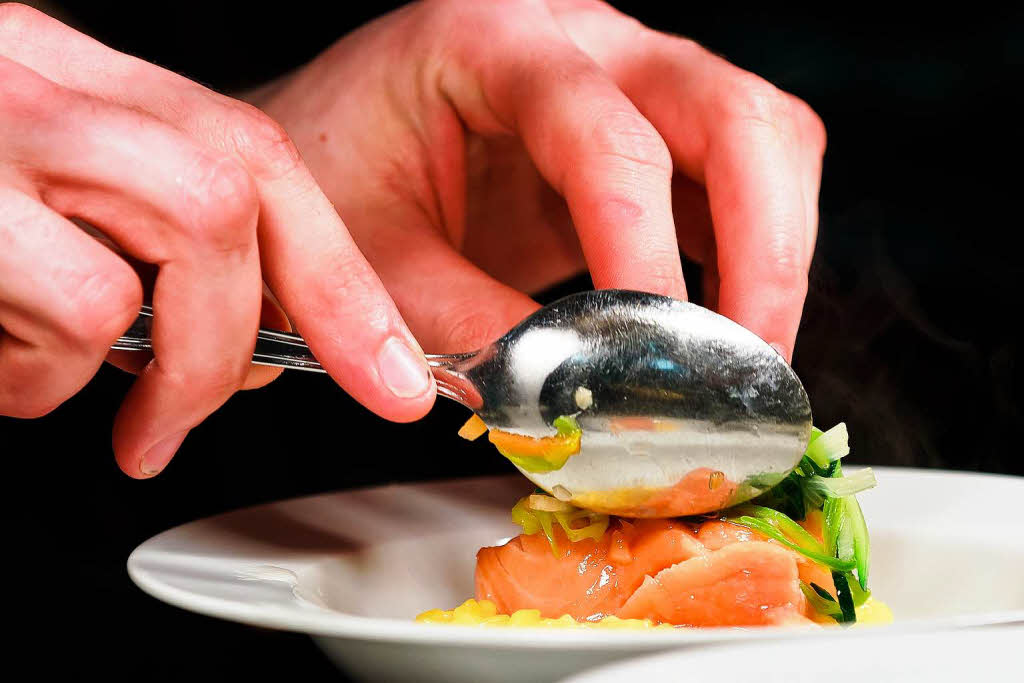 Wine and dine mit Winzer Bernhard Huber im Rssle Elzach - Wildlachs / Limettensauce / Gemsespaghetti / Safranrisotto