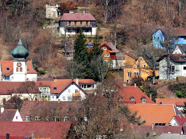 Blick auf die St. Hilarius-Kirche in Ebnet.  | Foto: Ingo Schneider