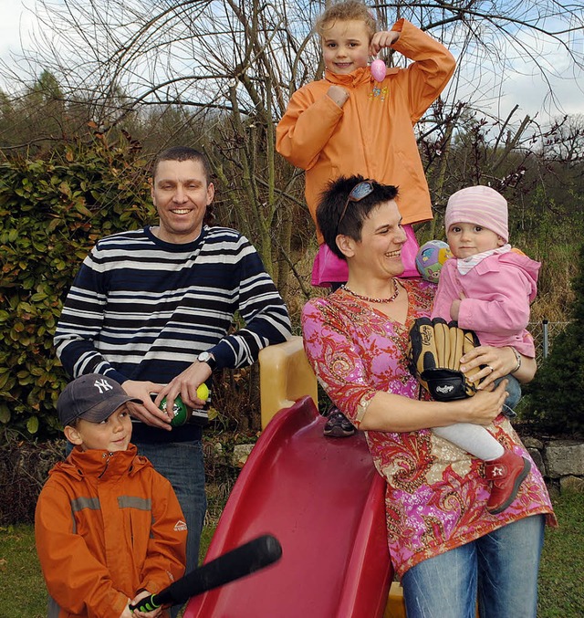 Leonie Widmann (oben) freut sich mit der Familie auf Ostern.   | Foto: Ehrlich