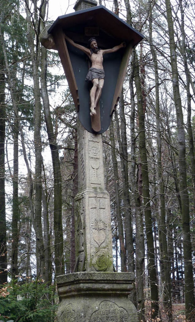 Ein besonders schnes Beispiel: Arma-Christi-Kreuz  bei Bergalingen.   | Foto: Paul Eisenbeis