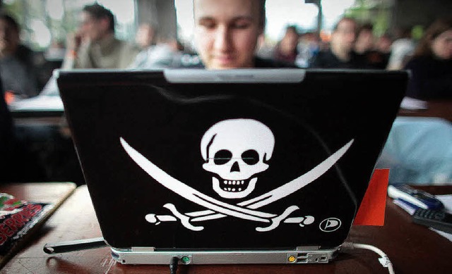 Ein Delegierter der Piraten in Bingen....en Umfragen bei bis zu zwlf Prozent.   | Foto: DPA
