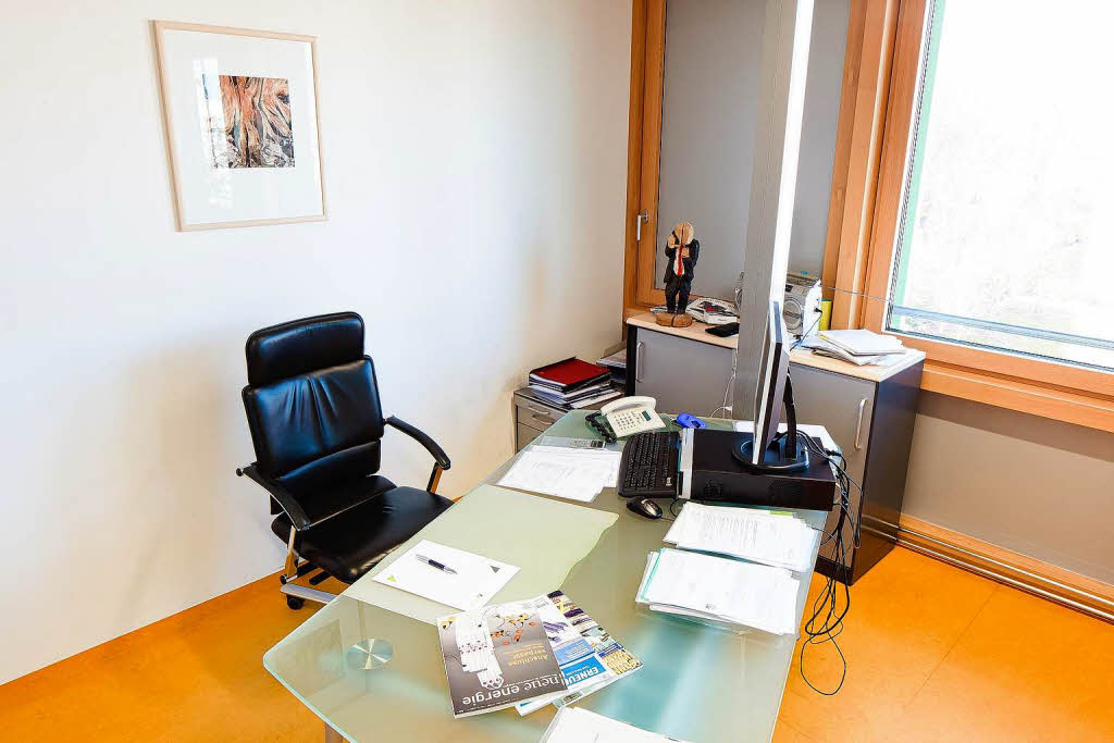 „Im Sonnenschiff arbeite ich seit sieben Jahren. Da Dienstreisen die Hlfte meiner Arbeitszeit ausmachen, bin ich dort im Schnitt sechs Stunden tglich. Mir gefllt, dass  an Themen der Zukunft gearbeitet wird.“
