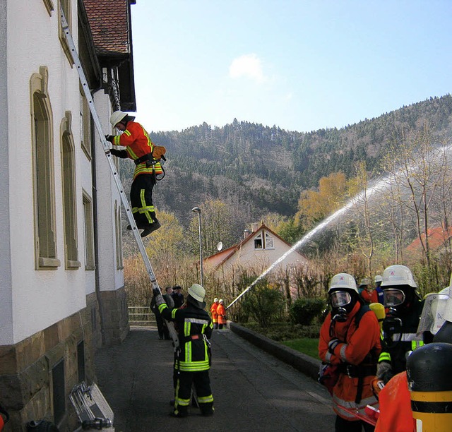 ben im Frhjahr:   Szene vom &#8222;Manver&#8220; im  Rittweg  4.   | Foto: Gnter Bank