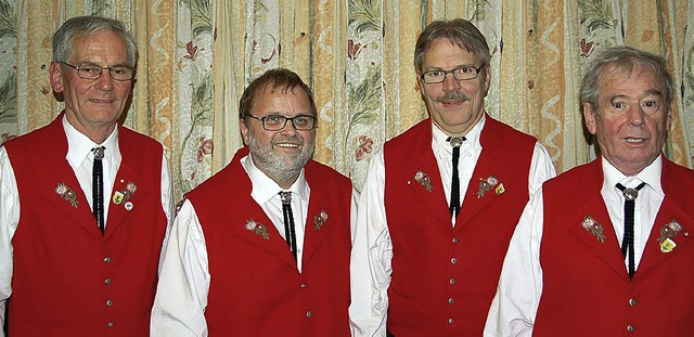 Geehrt und verabschiedet: Chorleiter A...itzende Alfons Rotzinger (von links).   | Foto: Ulrike Jger
