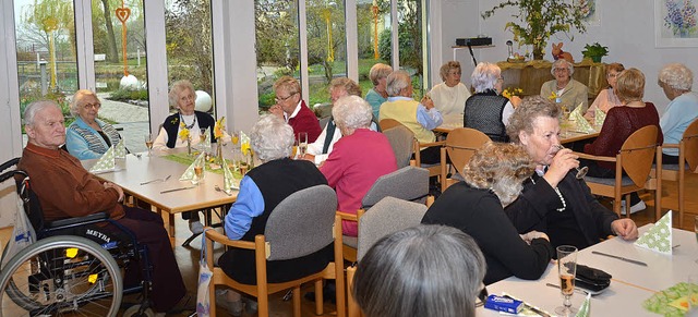 Geselliges Beisammensein: Die Senioren...ndonnerstag zu einem gemtlichen Abend  | Foto: Lisa Summ