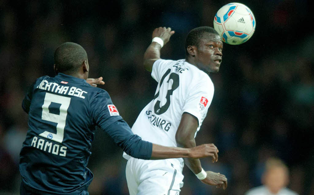 Der SC Freiburg gewinnt bei Hertha BSC mit 2:1.