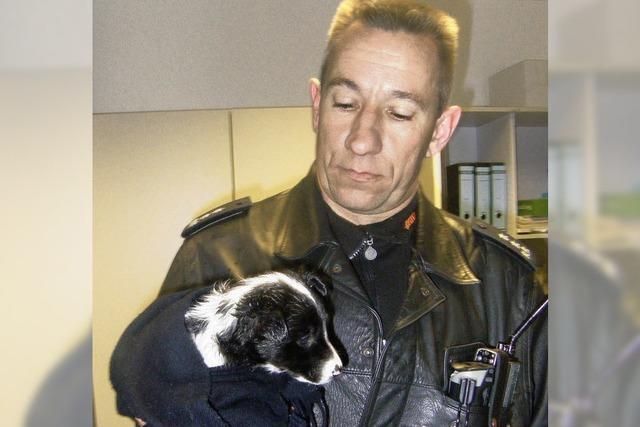 Polizei rettet Hundebaby