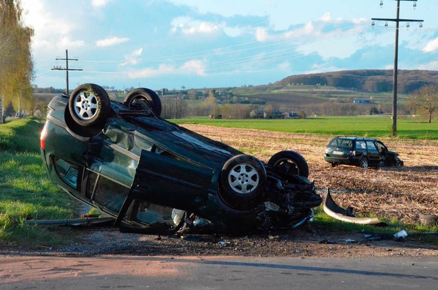 Zwei Verletzte forderte ein Unfall am ... auf der B3 beim Abzweig Fischingen.    | Foto: M. Maier