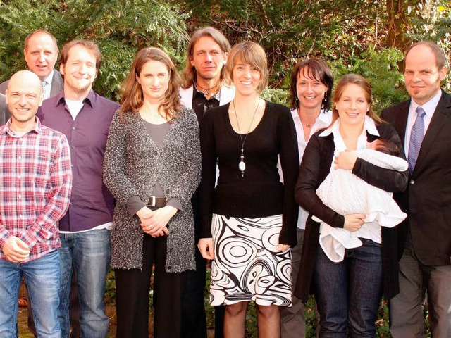 Die sieben Fachpflegekrfte mit   Verw...erbildungsleiter Thomas Maier (rechts)  | Foto: Landratsamt Emmendingen - Ulrich Spitzmller