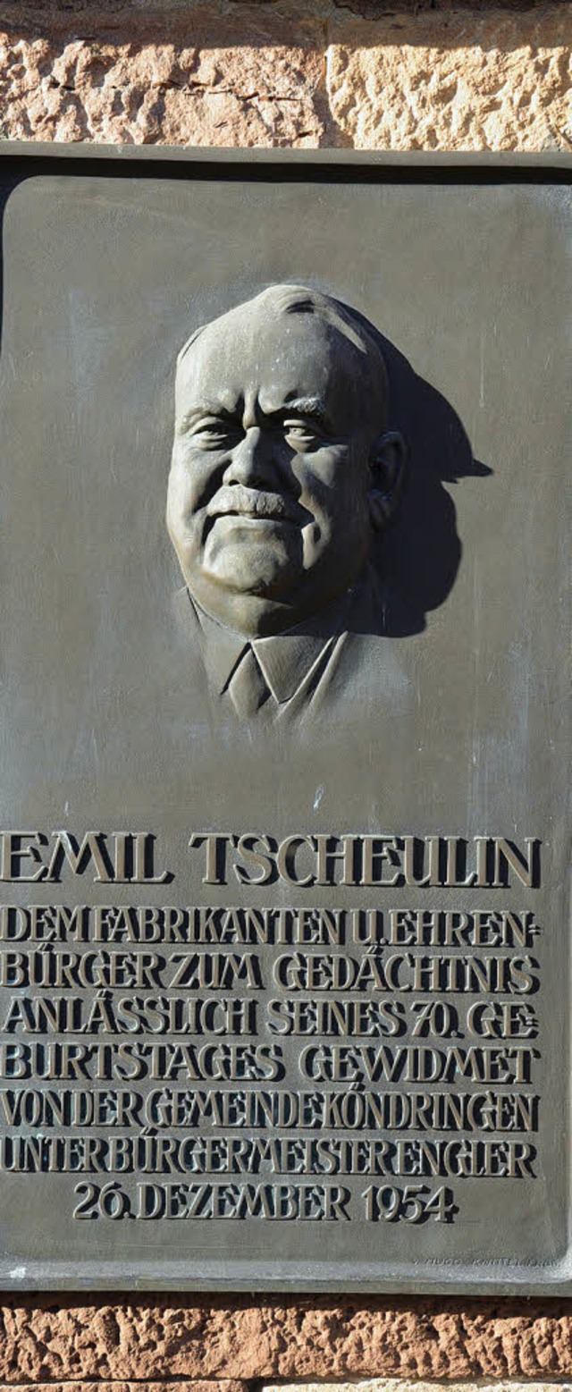 Die Tscheulin-Gedenktafel an der evang...skussionen: Was soll damit geschehen?   | Foto: Hans-Jrgen Trul