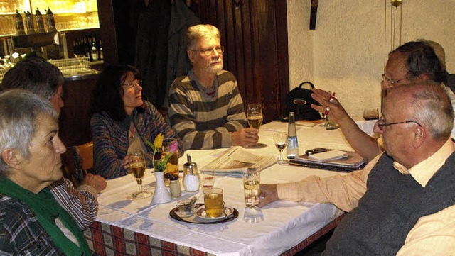 Sofort in ein angeregtes Gesprch mit ...frankofonen Stammtisches in Rickenbach  | Foto: Karin Stckl-Steinebrunner