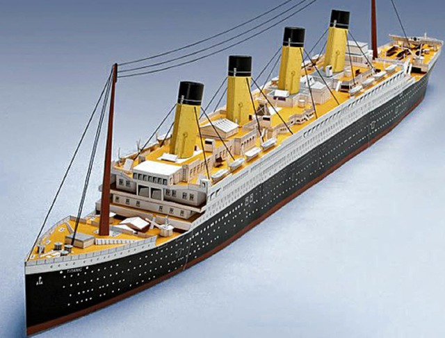 Titanic aus Papier  | Foto: Taschen Verlag