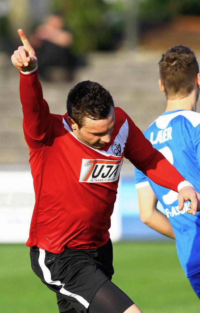 Fabian Hermann bejubelt sein Tor zum 1:1.   | Foto:  Peter Aukthun