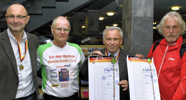 Norbert Nubaumer (links) und OB-Stell...nd Heinz Jckel (rechts)  im Rathaus.   | Foto: Sedlak