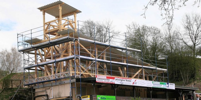 Von Grund auf renoviert wird die Dachk...ken Eigenleistung in die Bauarbeiten.   | Foto: Marlies Jung-Knoblich