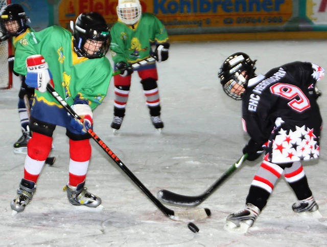 Harte Jungs auf scharfen Kufen kmpfte...hried zum 15. Mal um den Siegerpokal.   | Foto: Jrn Kerckhoff