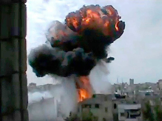 Das Standbild eines YouTube-Videos vom...iertel Al-Chalidija im syrischen Homs.  | Foto: dpa