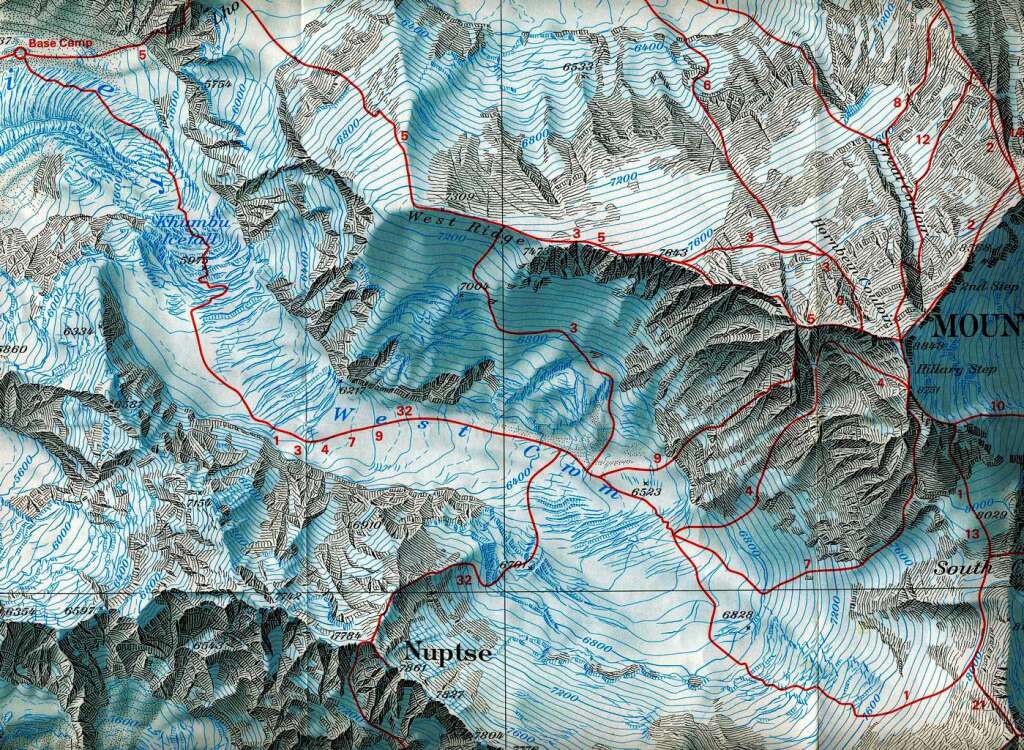 Die Karte zeigt die verschiedenen  Routen  auf den Weg zum Gipfel des   Mount Everest (rechts).