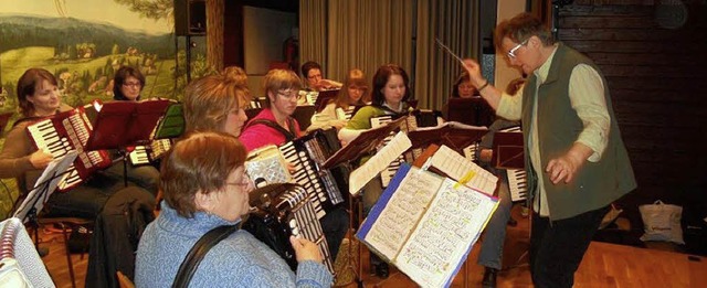 Harmonikaklnge Saig spielen zum 60-jhrigen bestehen  | Foto: Inken Kramer