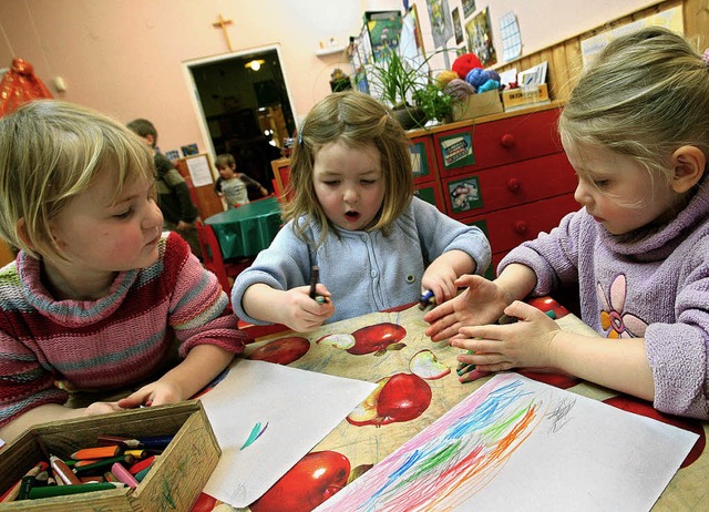 Kindergartenpltze sind noch Mangelwar...zlichen Anspruch haben, keinen Platz.   | Foto: DPA