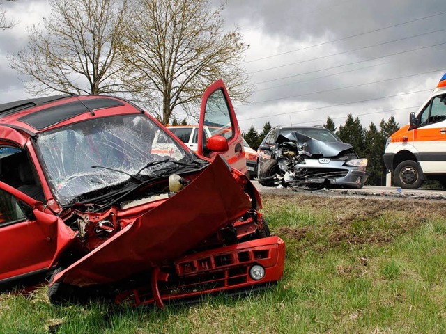 Bei einem Frontalzusammensto auf der ...ag eine Autofahrerin schwer verletzt.   | Foto: Kamera 24 TV