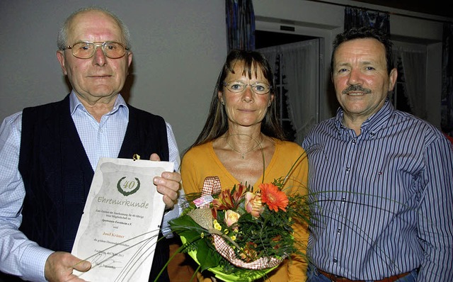 Josef Krmer (l.) wurde fr 40 Jahre M...iterin der Turnabteilung, Maja Kluth.   | Foto: Roland Vitt