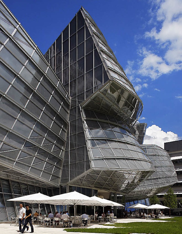 Der Gehry-Bau ist  ein Blickfang auf dem Campus.   | Foto: novartis