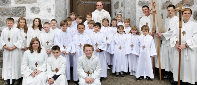 Auch auf dem Dachsberg feierten die Kinder am Sonntag ihre Erstkommunion  | Foto: Eva nal