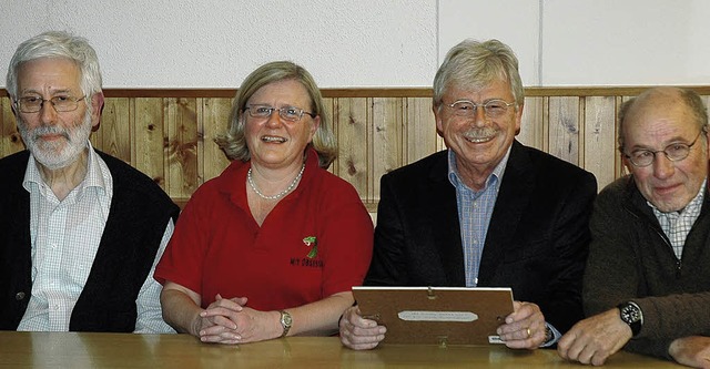 Vorstand des Frderkreises Andenhospit...in), Klaus Brunner, Ulrich Schwirten.   | Foto: Wussler