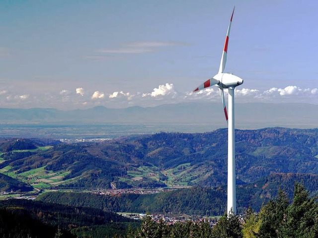 Bereits zwei Windrder stehen seit ein...igkeit (windreicher Standort) bekannt.  | Foto: Peter Heck