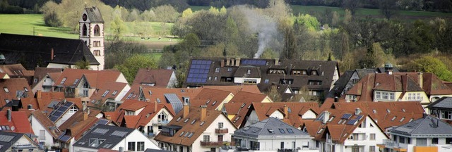Auf vielen Dchern in Kirchzarten  ist...z fr Solar- oder Fotovoltaikanlagen.   | Foto: Kathrin Blum/Silvia Faller