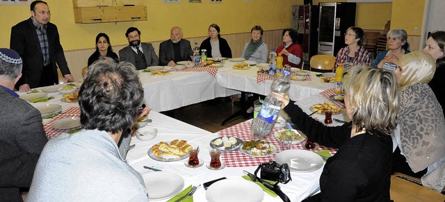 Gemeinsames Essen und Trinken gehrt d...it gut drei Jahren eine feste Struktur  | Foto: Markus Zimmermann, Markus Zimmermann