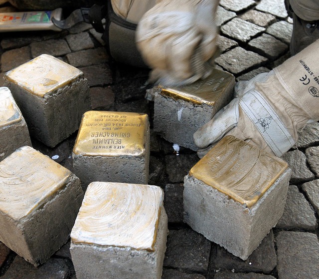 Steine gegen das Vergessen: 16 sollen ...  in Waldshut-Tiengen verlegt werden.   | Foto: SChneider/Michaelis