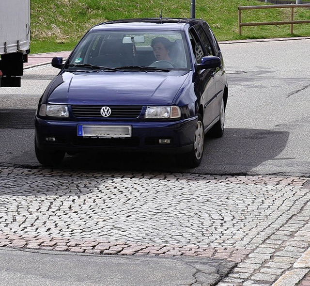 Diese gepflasterte Flche auf der Todt...e in St. Blasien soll entfernt werden.  | Foto: Sebastian Barthmes