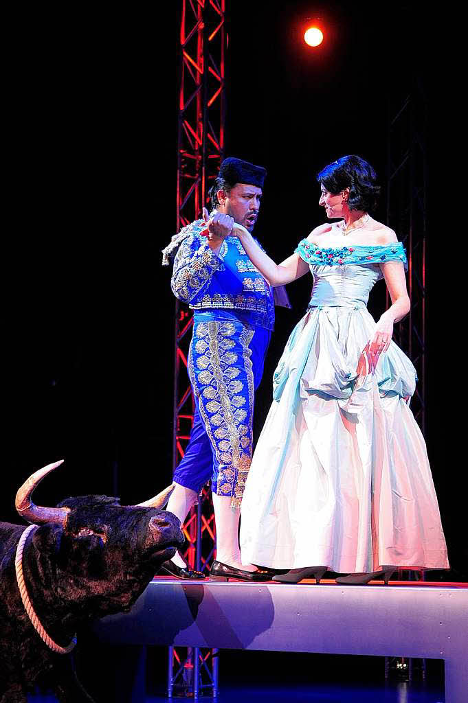 Opern-Gala: Juan Orozco singt das Torrero-Lied des Escamillo aus Bizets Carmen, hier mit Sally Wilson