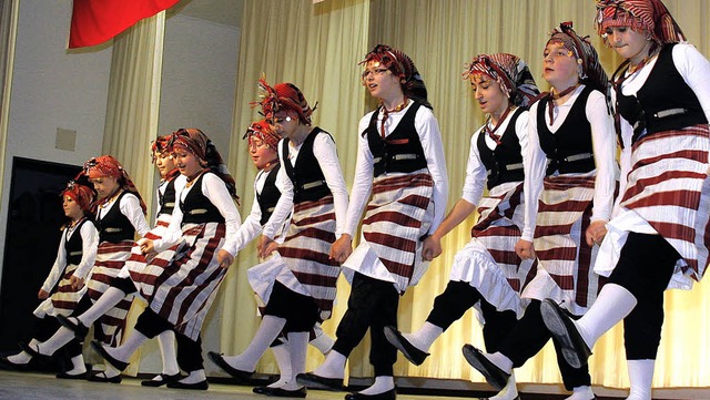 Mit Musik und Tnzen wurde das trkische Kinderfest gefeiert.   | Foto: heidi fssel