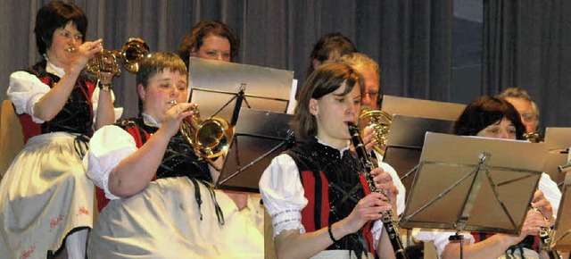 Das junge Ensemble der Trachtenkapelle...nd stilsicherem musikalischem Ausdruck  | Foto: Karin Stckl-Steinebrunner