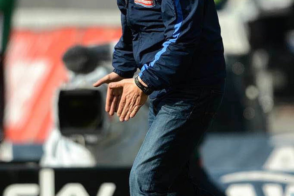 Wie immer engagiert an der Seitenlinie: Freiburgs Trainer Christian Streich (Foto: dapd) Wie immer engagiert an der Seitenlinie: Freiburgs Trainer Christian Streich (Foto: dapd)