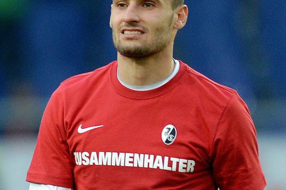 Daniel Caliguri, der in der Rückrunde zu einer festen Größe der Mannschaft wurde, nach dem Abpfiff (Foto: dpa) Daniel Caliguri, der in der Rückrunde zu einer festen Größe der Mannschaft wurde, nach dem Abpfiff (Foto: dpa)